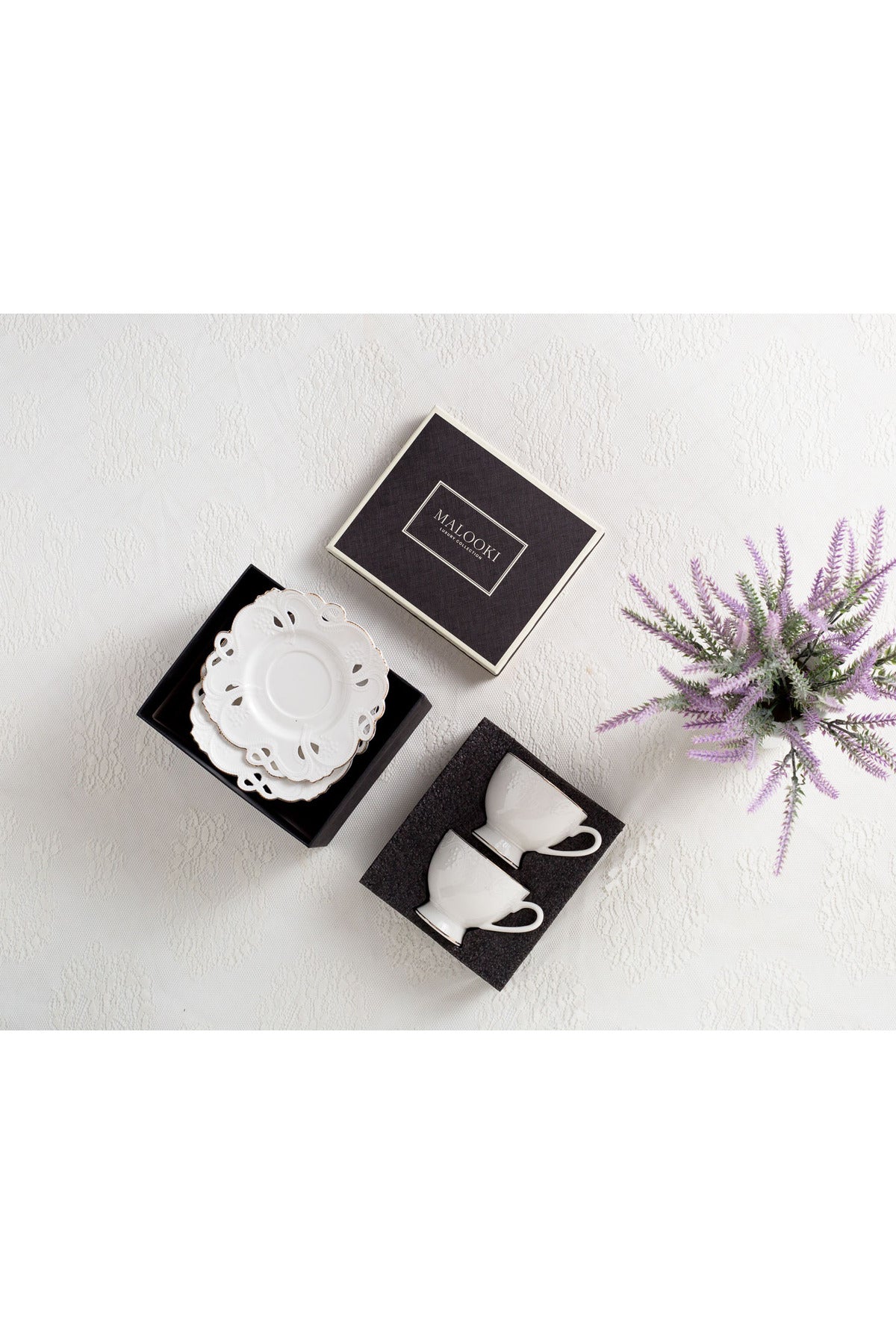 Set de 2 cești cu 2 farfurioare, portelan, 180 ml - Model alb dantelat