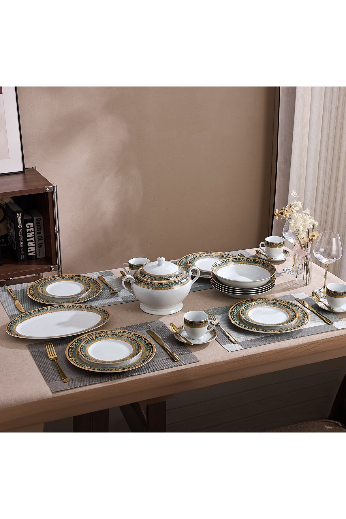 Serviciu de Masă 12 Persoane Emerald Royal Gold din Porțelan , 64 Piese, Design Baroc Verde cu Aur