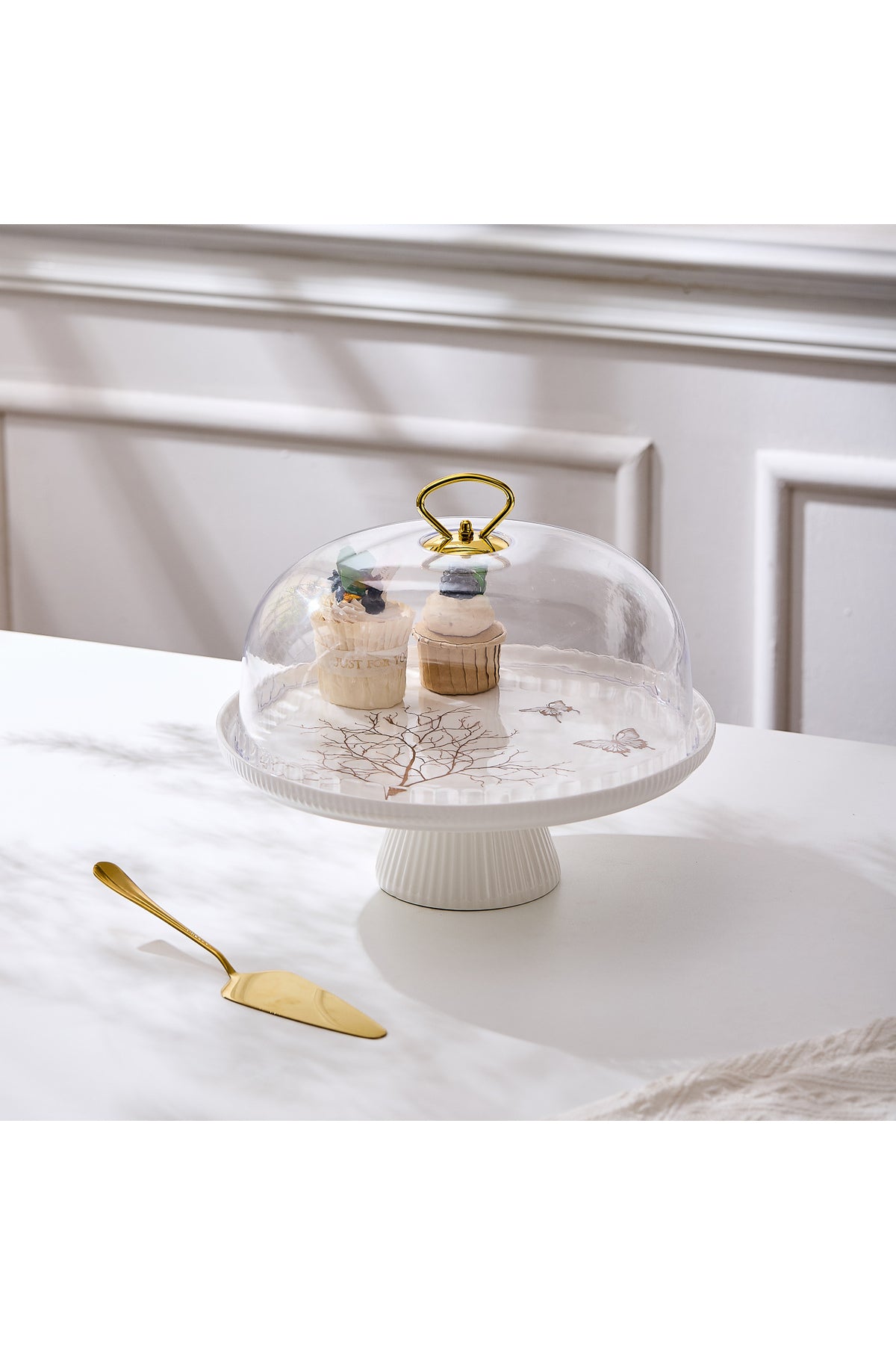 Platou tort din porțelan cu picior și capac transparent, 27.5 cm - Lifetree Collection