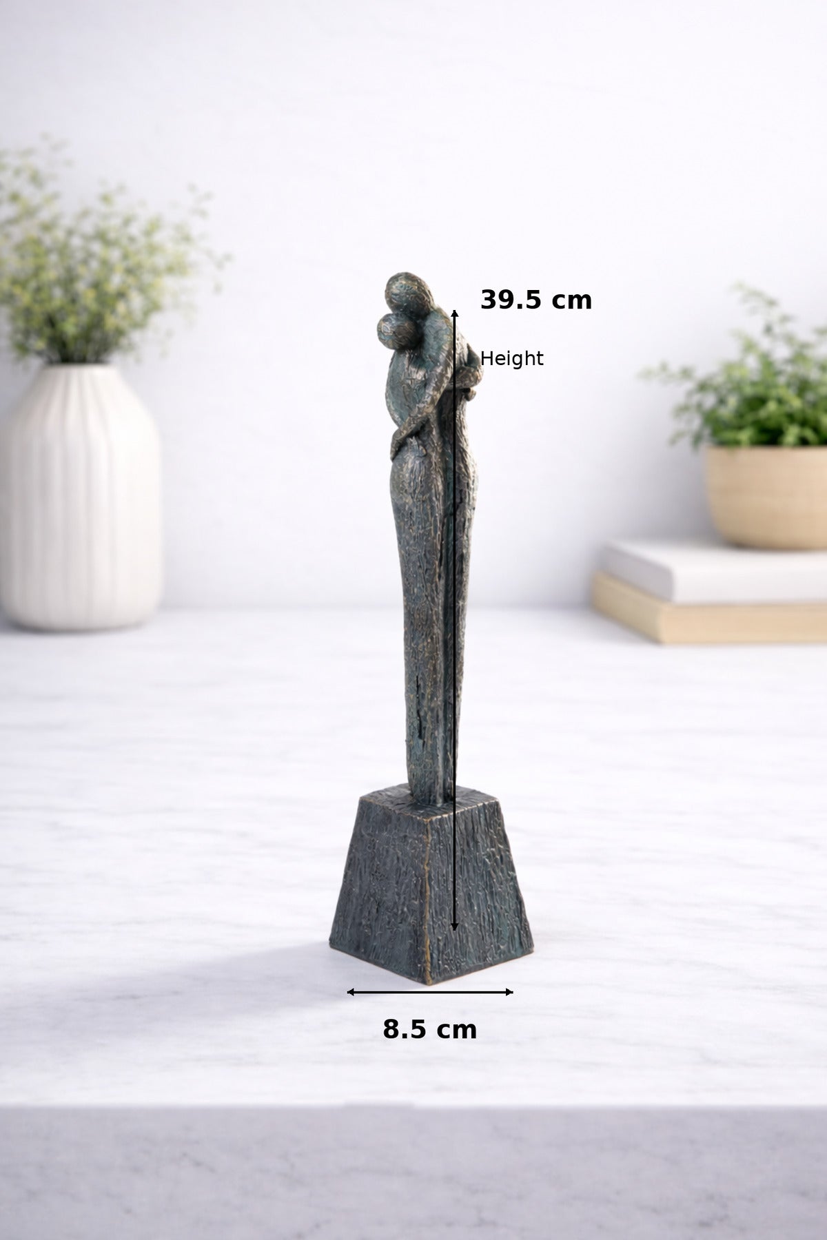 Statuetă Decorativă Cuplu Îmbrățișat – Design Artistic