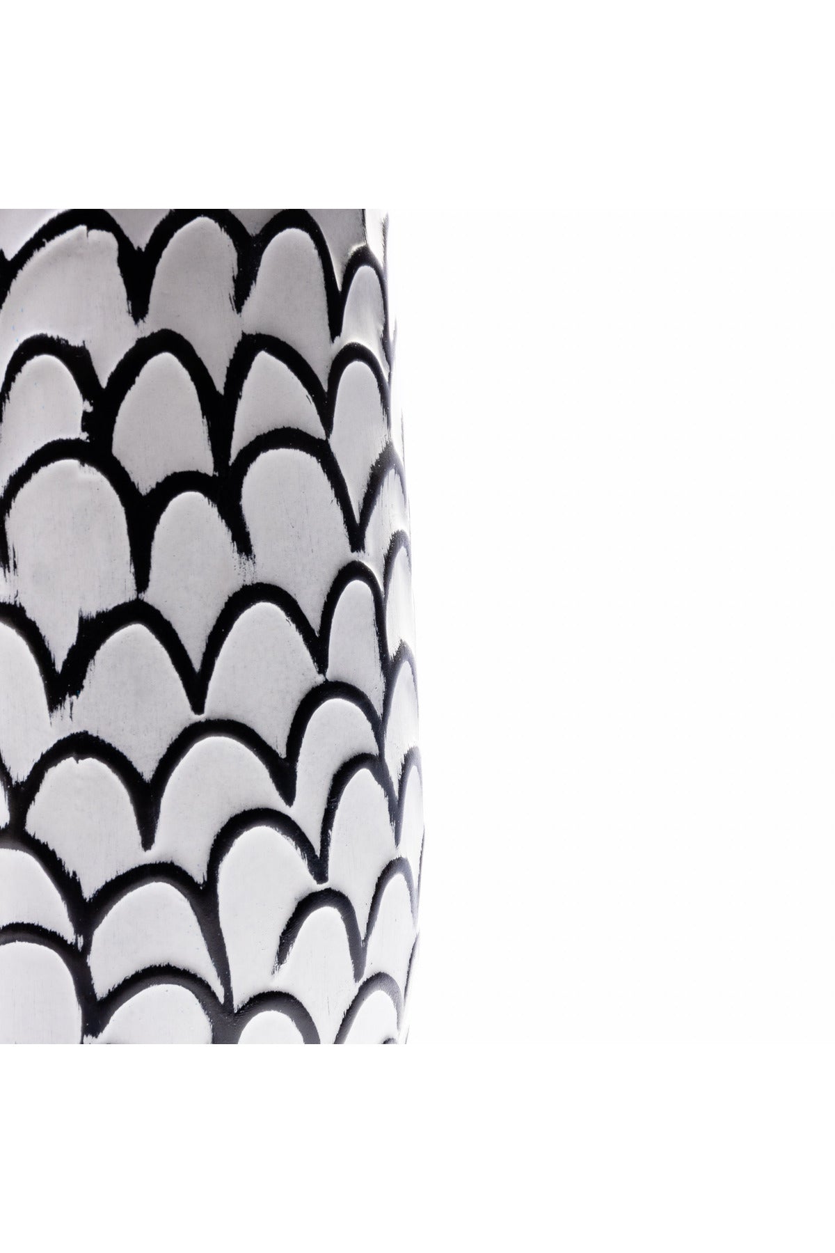 Vază Decorativă Ceramică "Scallop Art", Alb-Negru cu Model Solzi - 23 cm