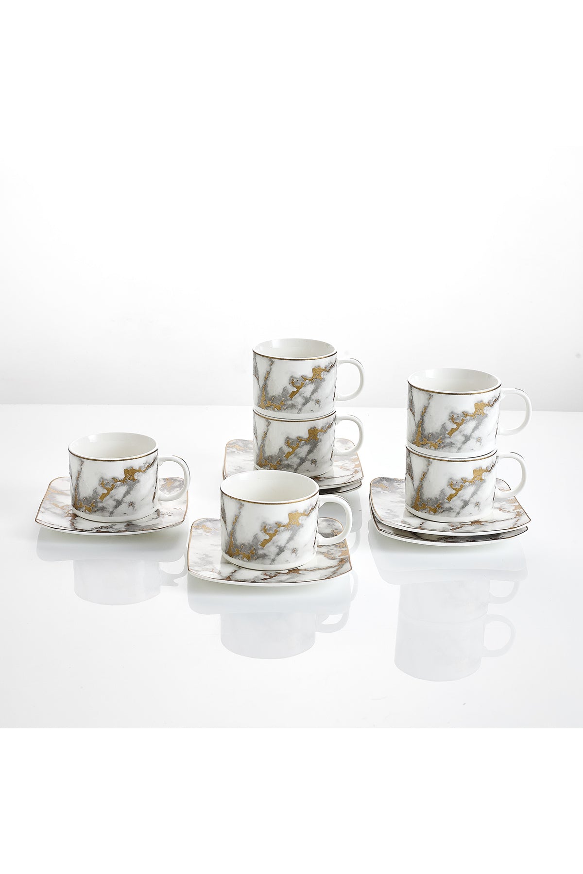 Set 6 cești cafea cu farfurioare pătrate – Model marmură alb cu auriu