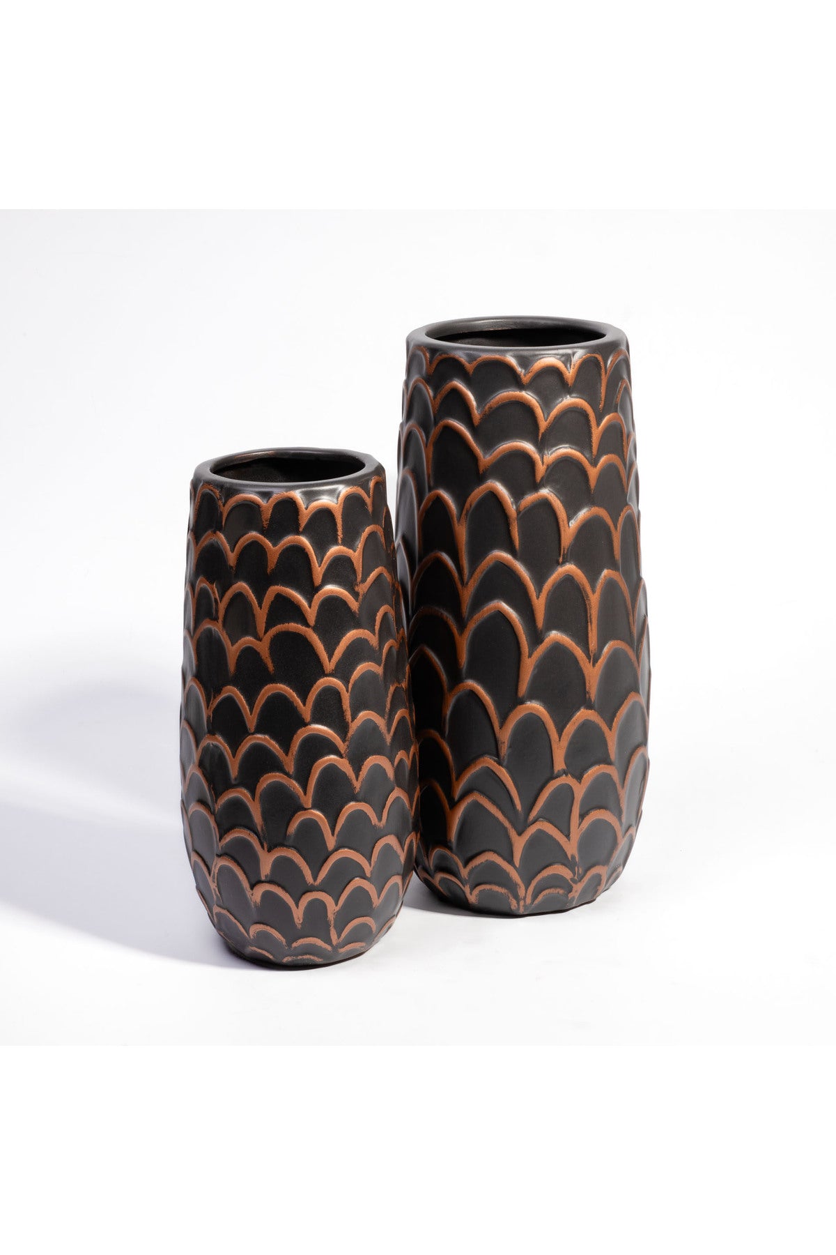 Vază Decorativă Ceramică – Negru și Cupru cu Model în Relief - 23 cm