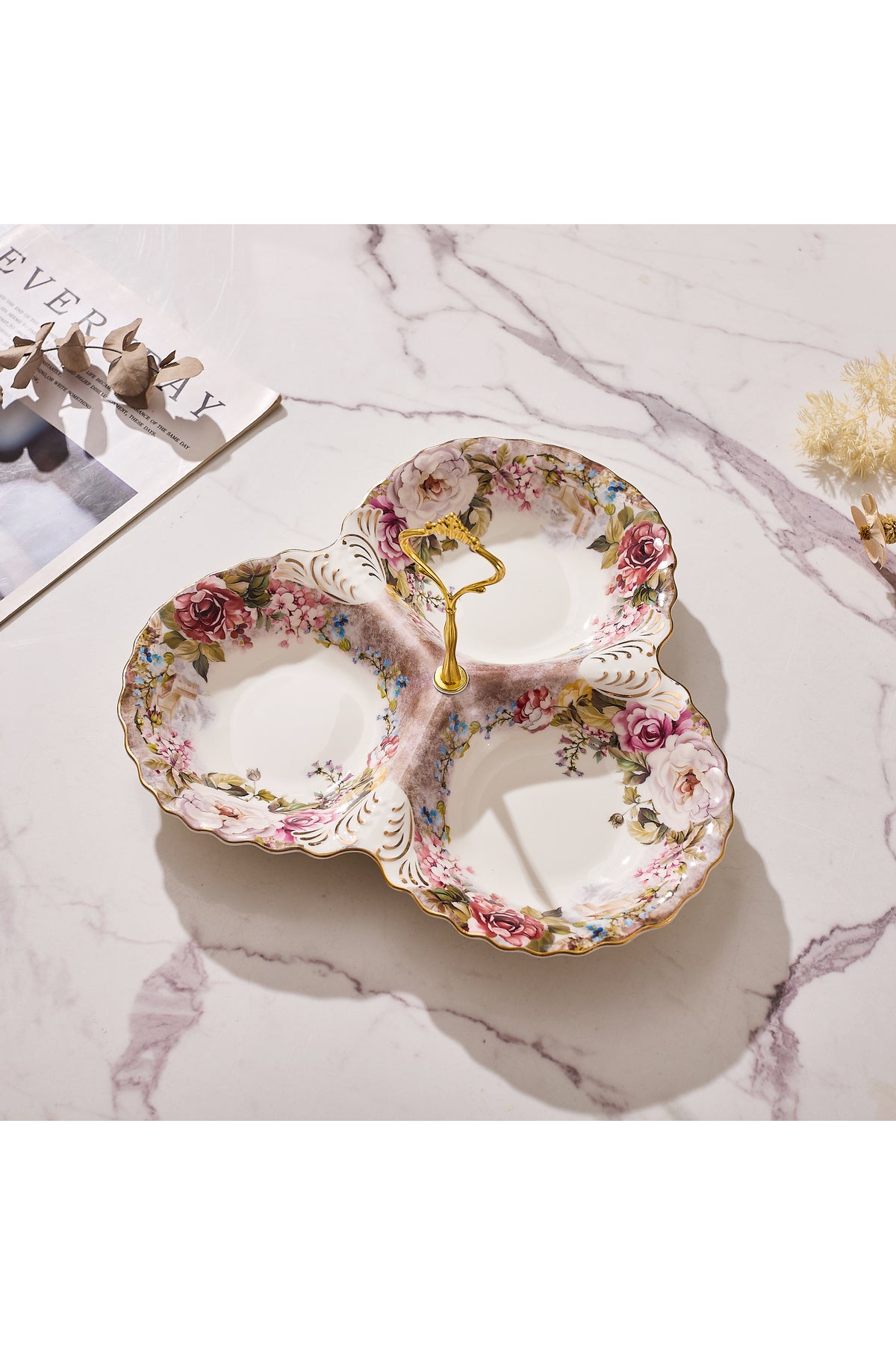 Platou compartimentat 3 secțiuni porțelan, model floral vintage, mâner auriu