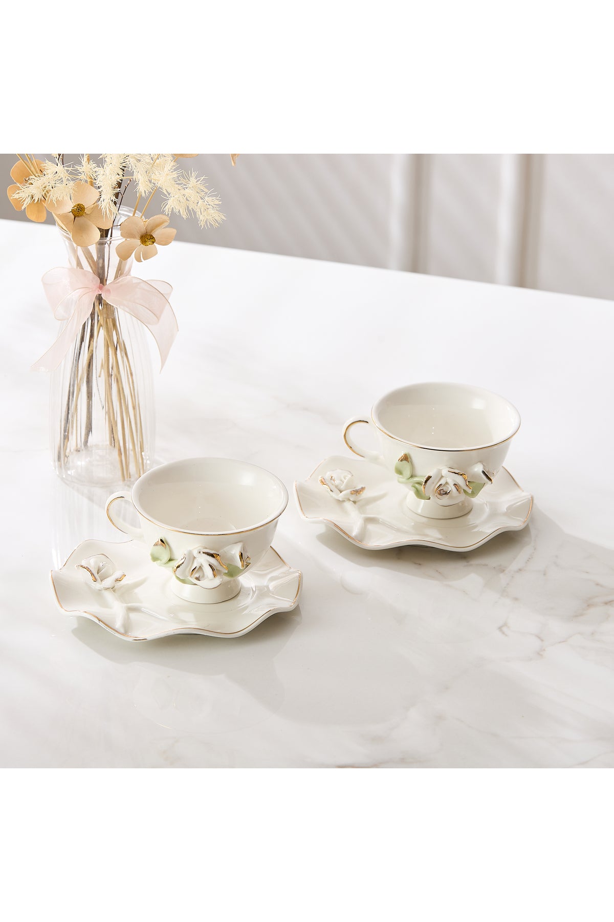 Set 2 cești de cafea din porțelan cu farfurioare, 180 ml - decor floral în relief