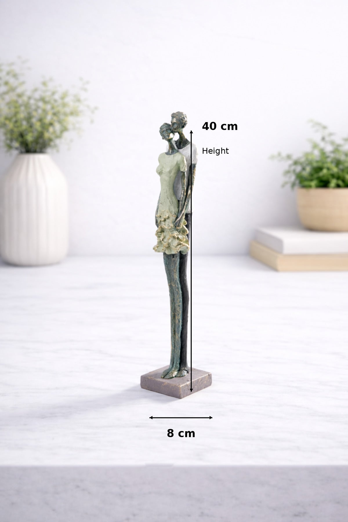 Statuetă Decorativă Cuplu Romantic – Design Artistic Modern