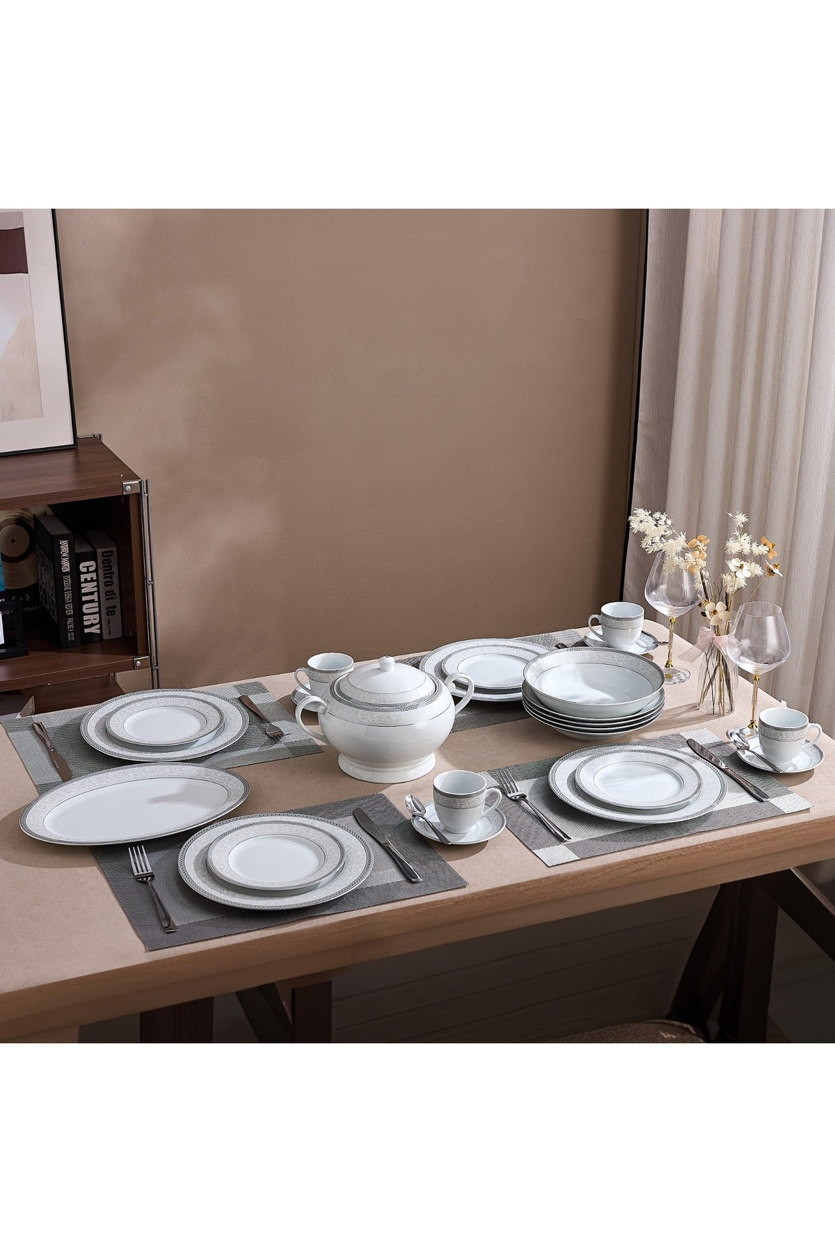 Serviciu de Masă 12 Persoane Royal Medallion din Porțelan 64 Piese Design Floral cu Bordură Arginti