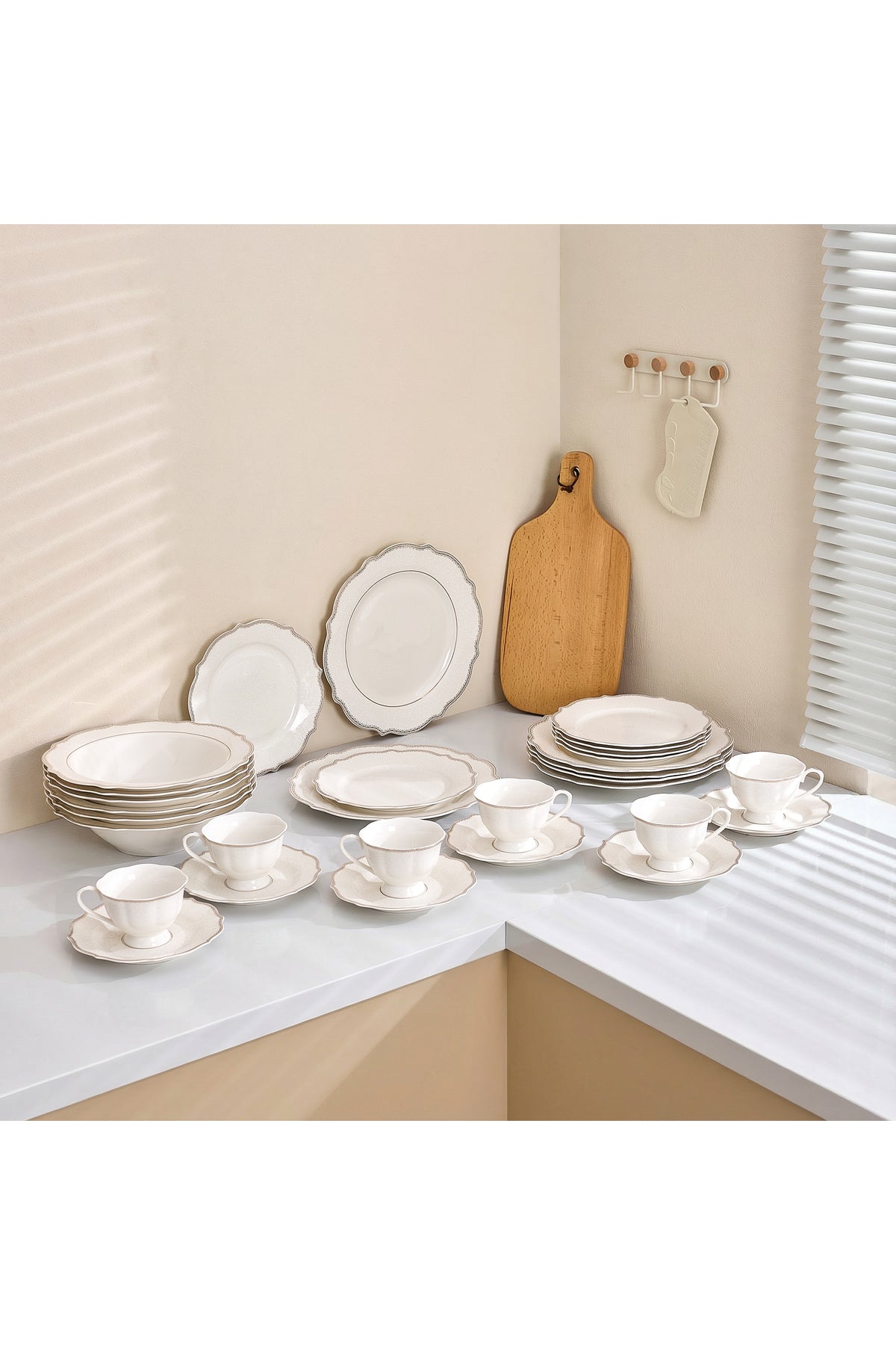 Set masă 30 piese porțelan Arabesque, alb cu bordură argintie, 6 persoane