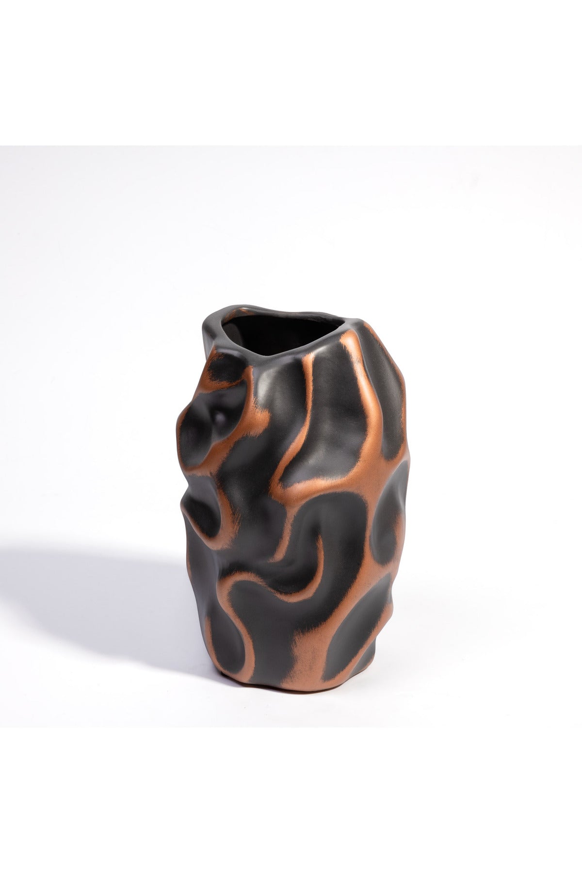 Vază Ceramică – Negru și Cupru cu Design Abstract Ondulat - 20 cm