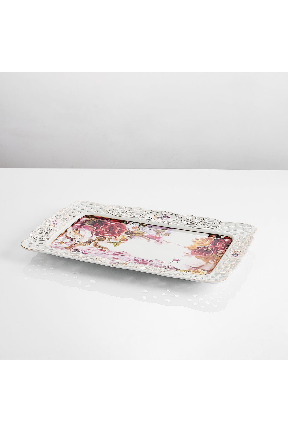 Tavă servire porțelan model floral vintage, margini dantelate decupate, 36 x 23 cm
