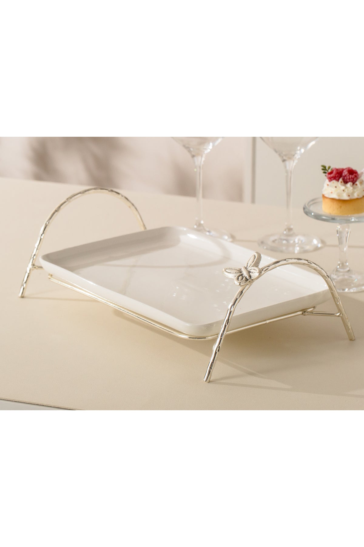 Tavă Festivă din Porțelan alb pe Suport Metalic Argintiu cu Detaliu Fluture 38.6 cm