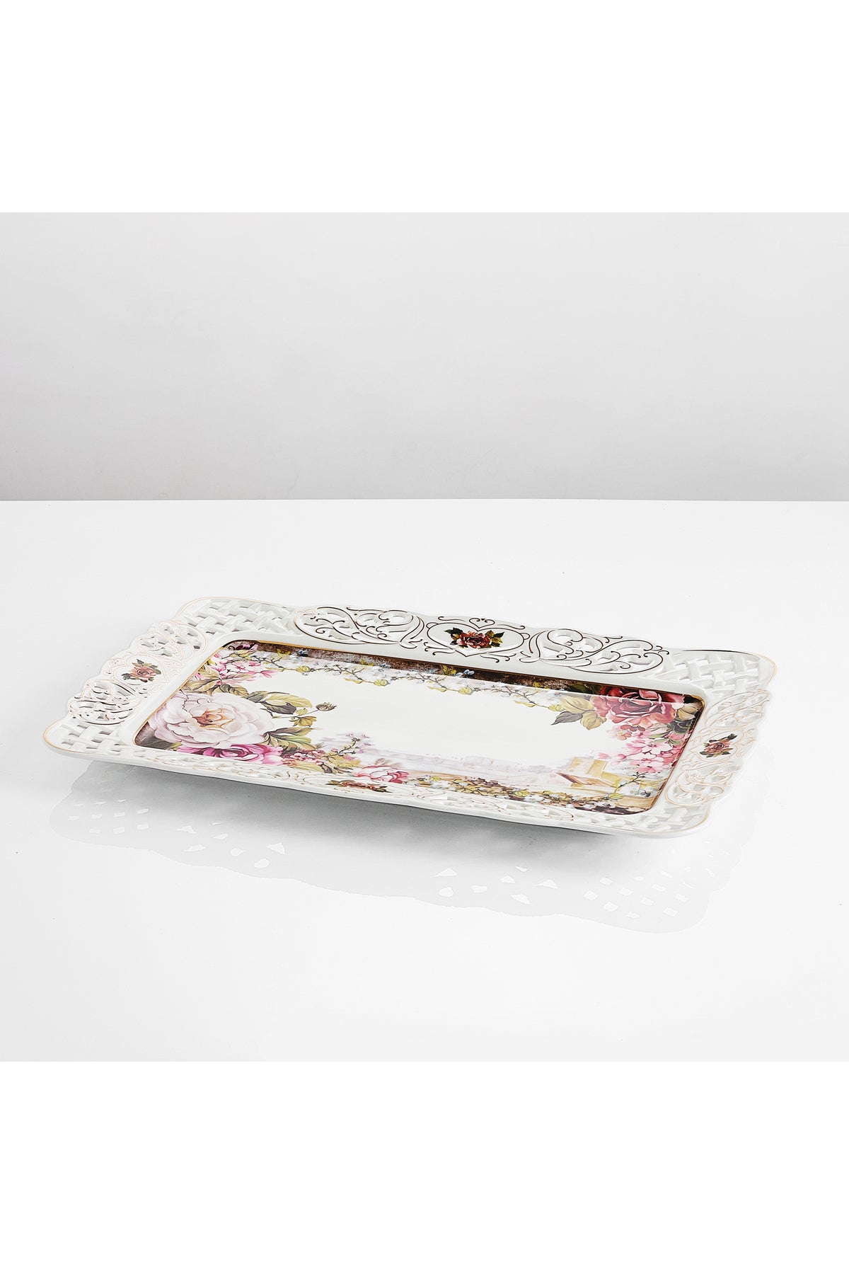 Tavă servire porțelan model floral vintage, margini dantelate decupate, 36 x 23 cm