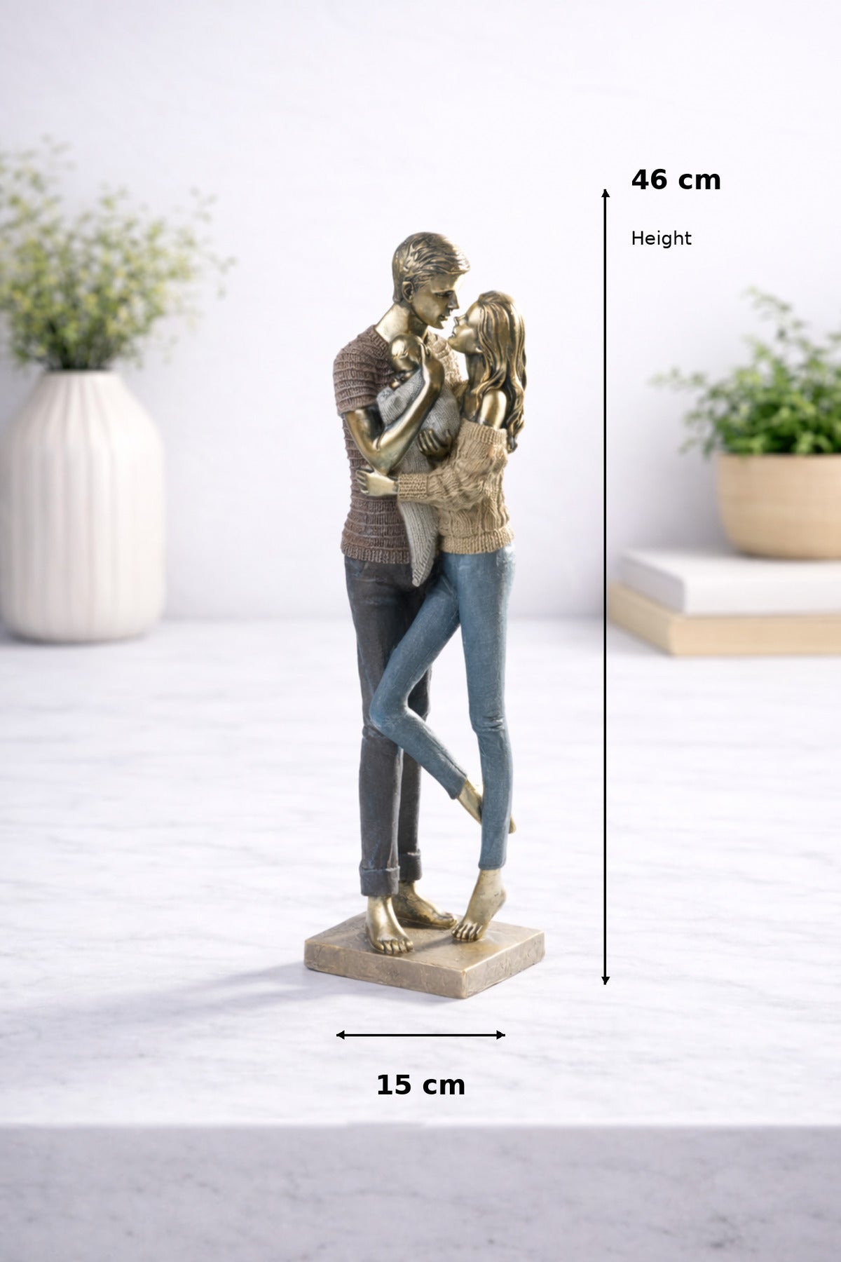 Statuetă Cuplu cu Bebeluș – Sculptură Decorativă Familie