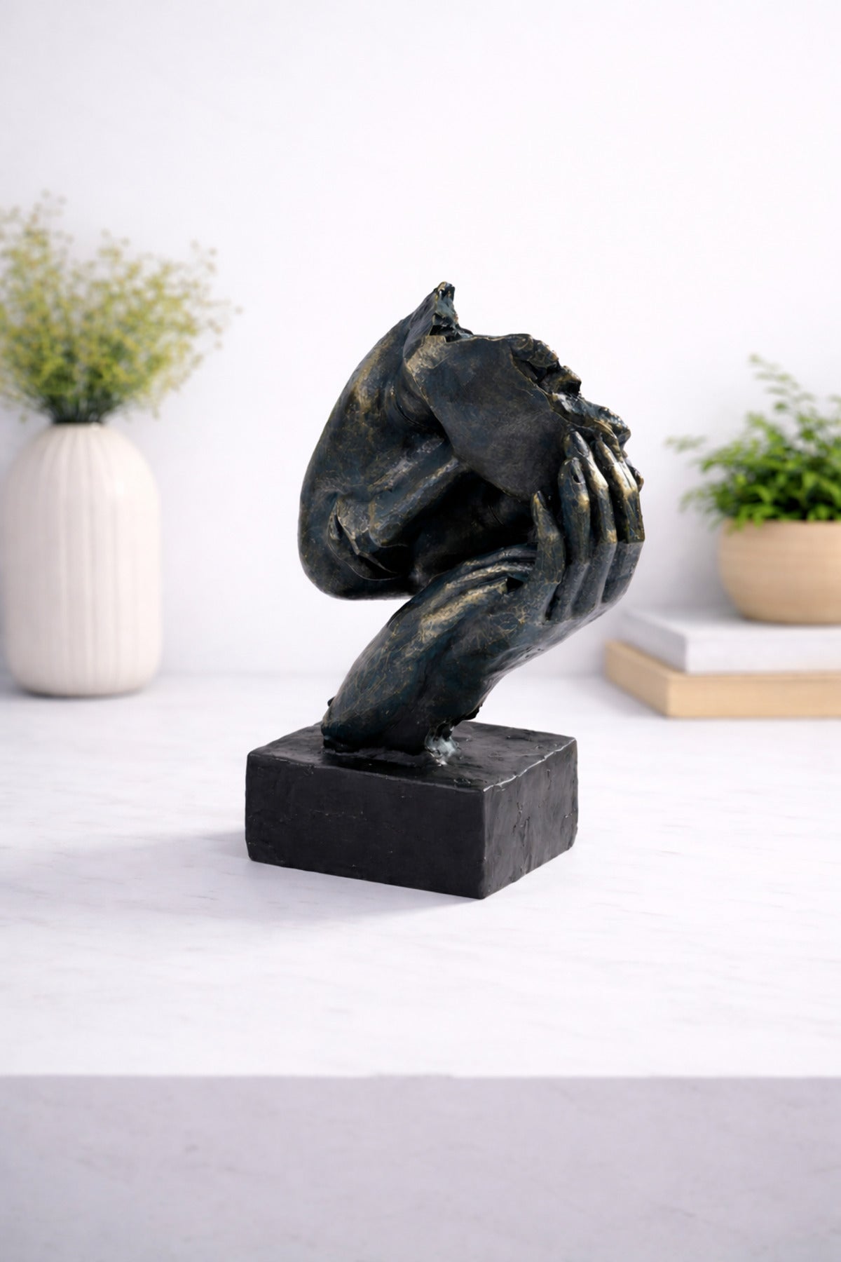 Statuetă Decorativă „Silent Embrace”, negru – 23.5