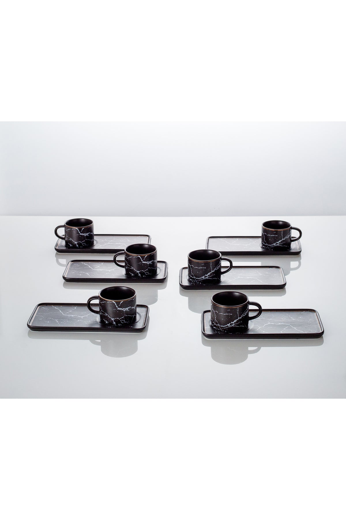 Set 6 Cești de cafea cu 6 farfurii lungi tip tavă, 200 ml, Porțelan – Negru marmorat