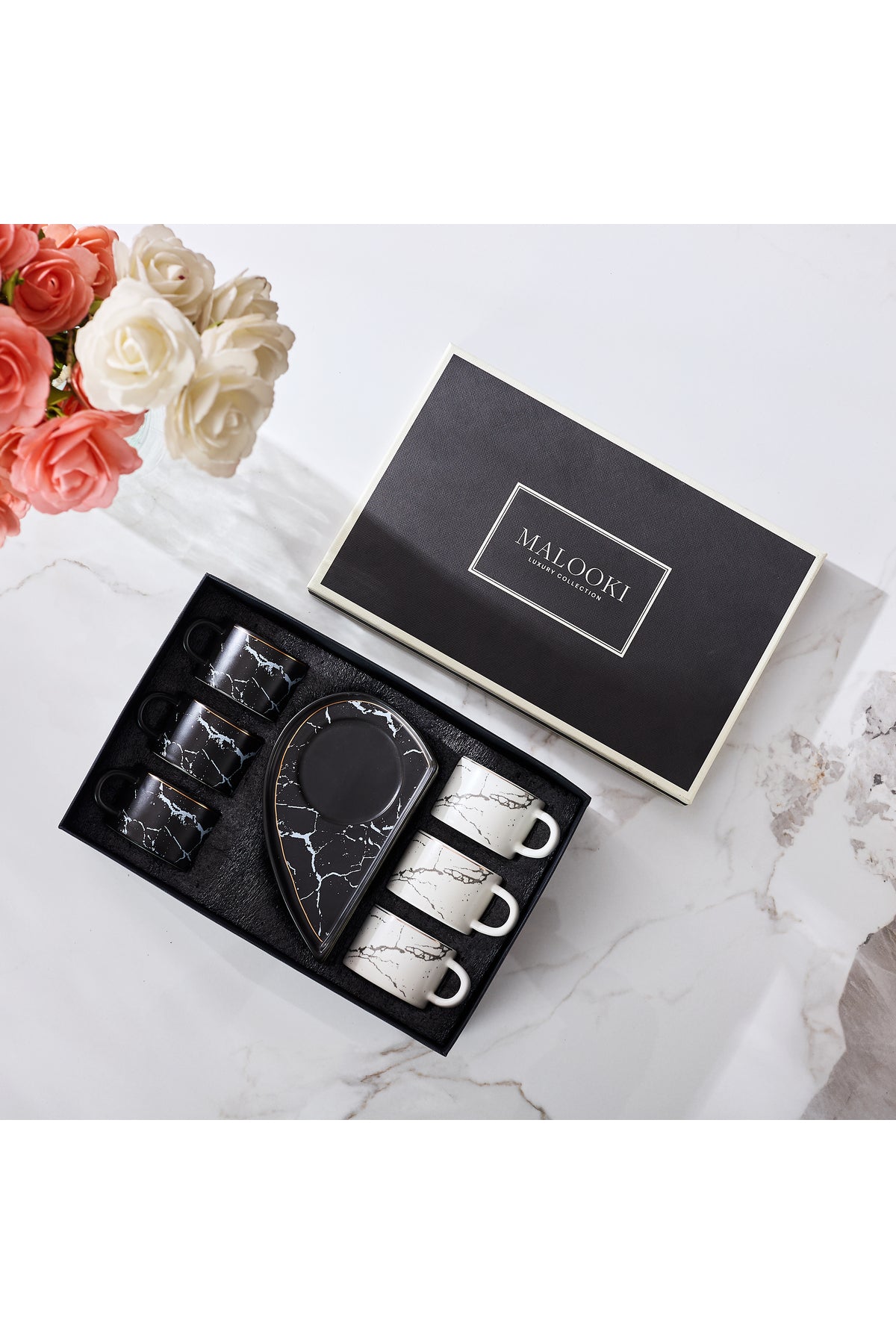 Set 6 cești espresso din porțelan cu farfurioare în formă de inimă - 90 ml