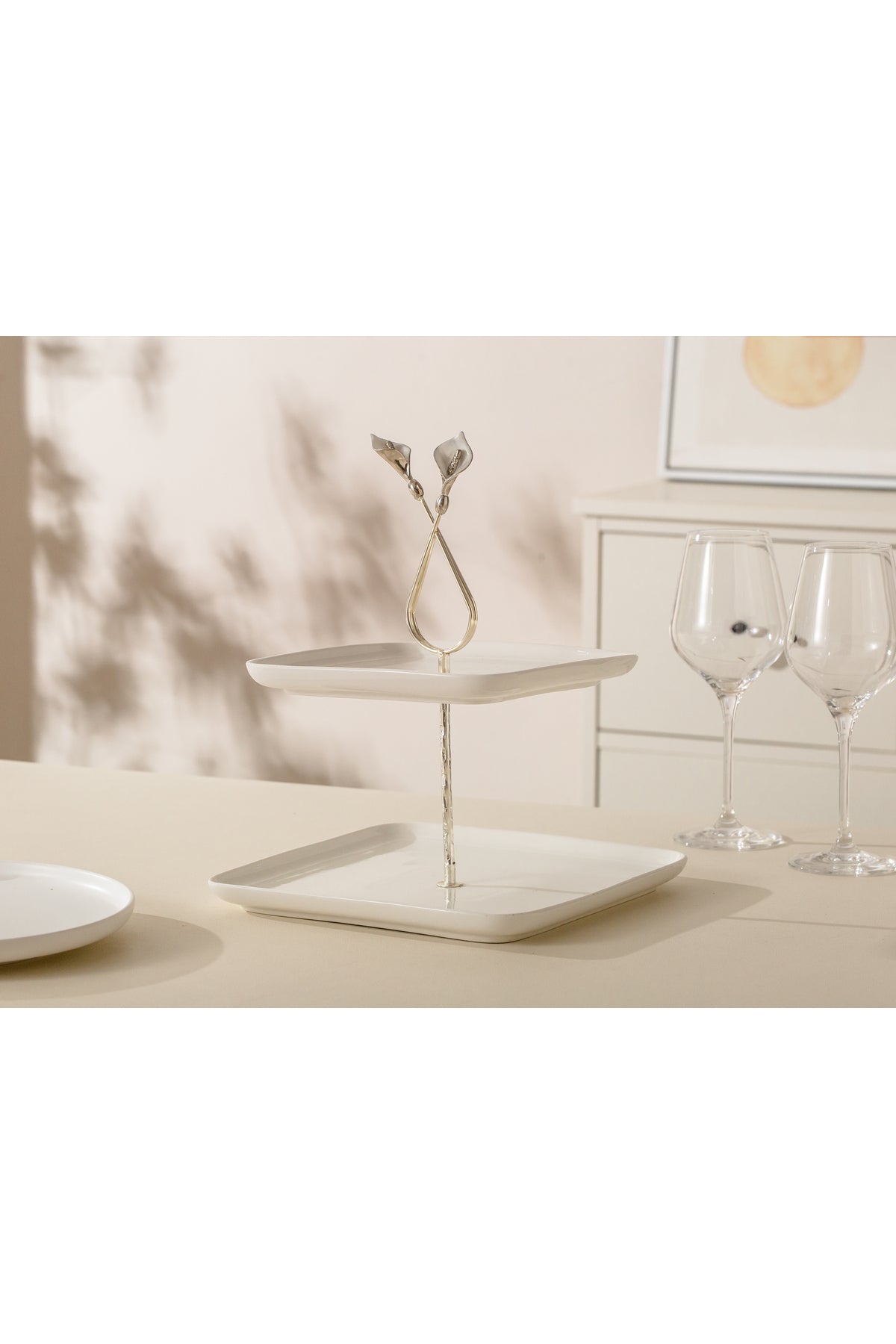 Platou etajat patrat Candy Bar din Porțelan cu Suport Metalic - 31.5 cm