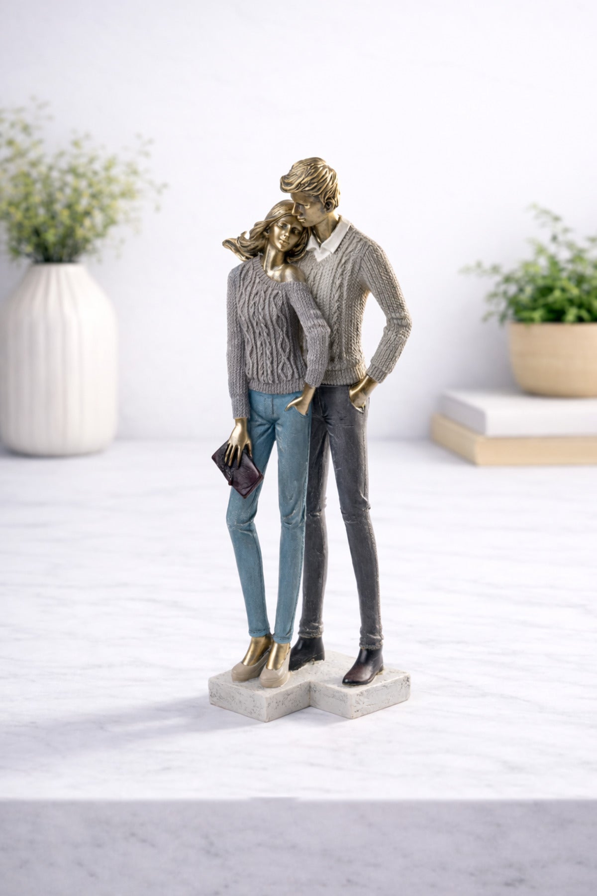 Figurină decorativă cuplu elegant romantic, statuetă rășină 41.5 cm