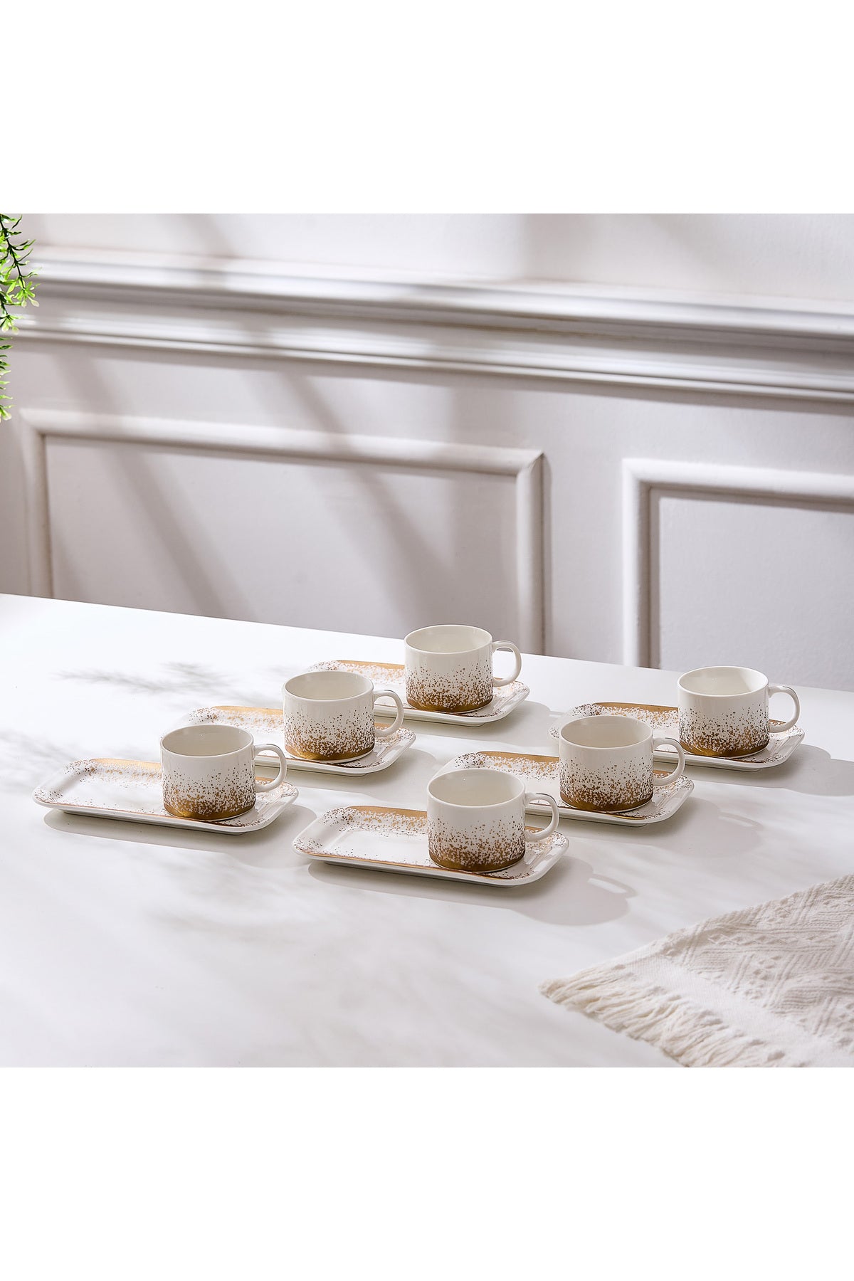 Set de 6 cești cu 6 farfurioare platou dreptunghiular, porțelan, 180 ml - Snowing collection
