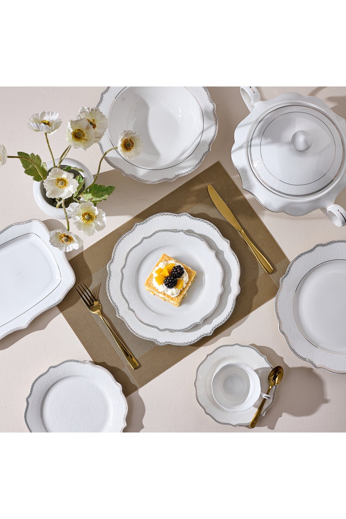 Set masă 18 piese porțelan Arabesque, alb cu bordură argintie, 6 persoane