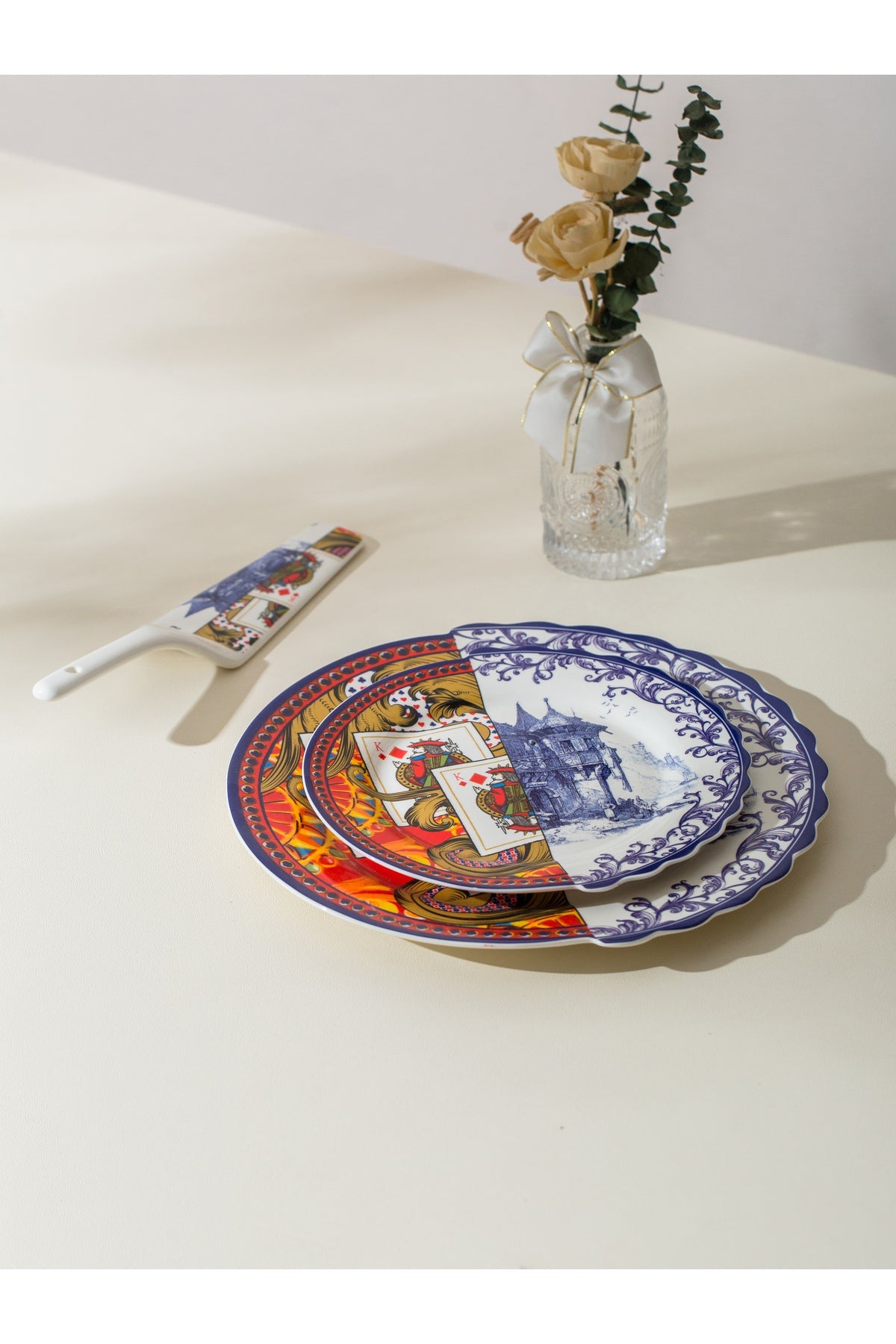 Set tort Royal – 6 farfurii desert și farfurie mare porțelan, design baroc eclectic