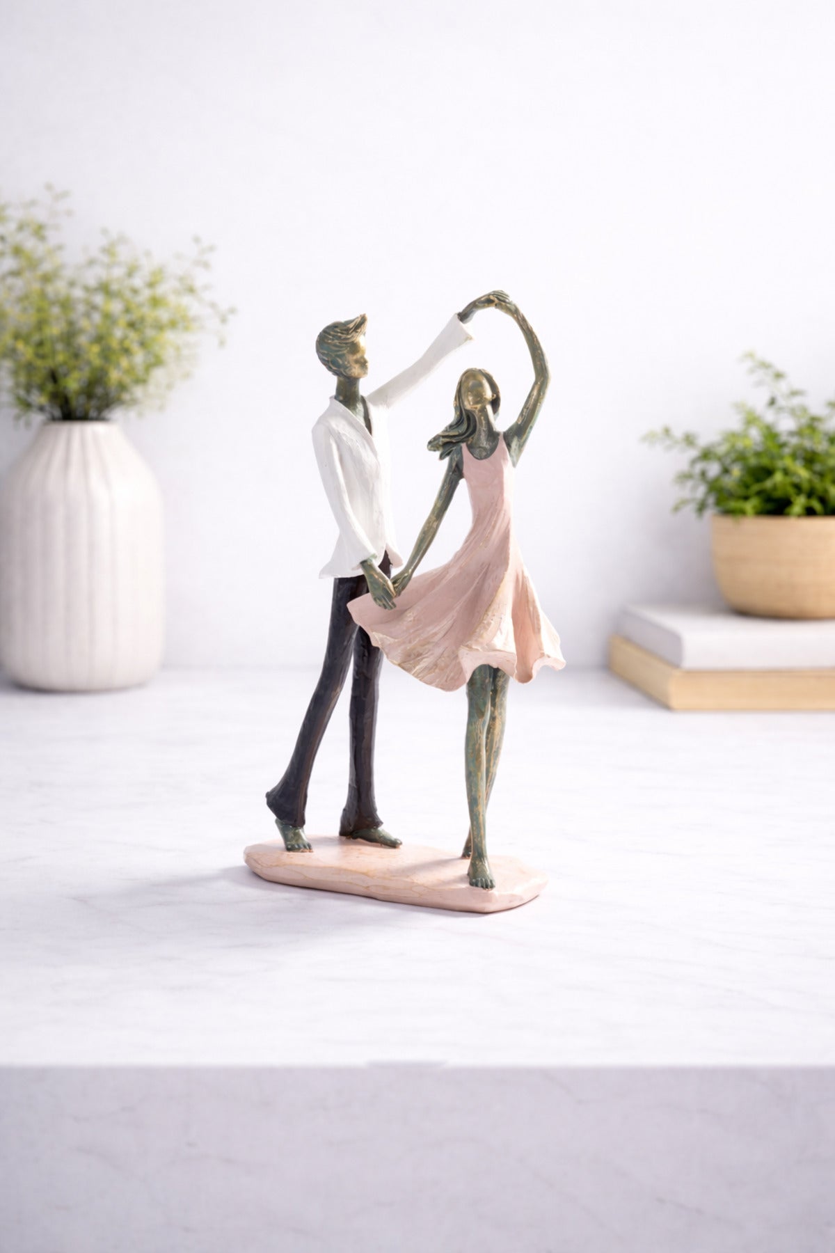 Figurină decorativă cuplu dans, statuetă romantică 33 cm