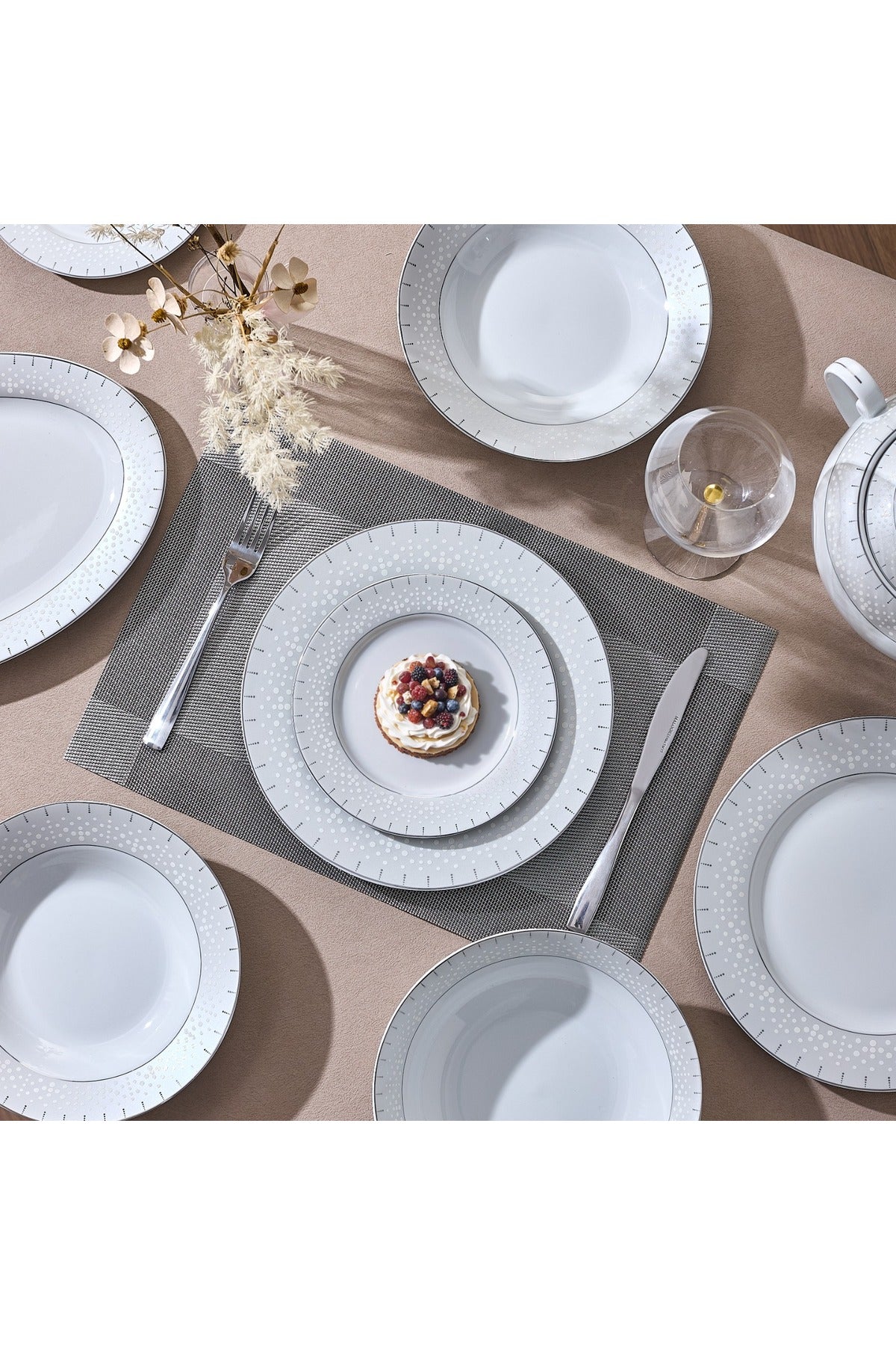 Serviciu de Masă 12 Persoane Starlight Silver din Porțelan , 64 Piese, Design și Bordură Argintie