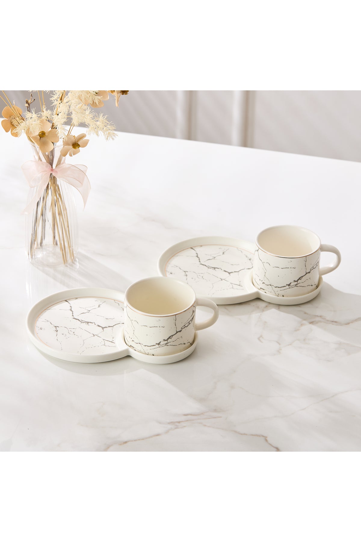 Set 2 cești de cafea din porțelan cu farfurioare duble pentru gustări, 180 ml - Alb