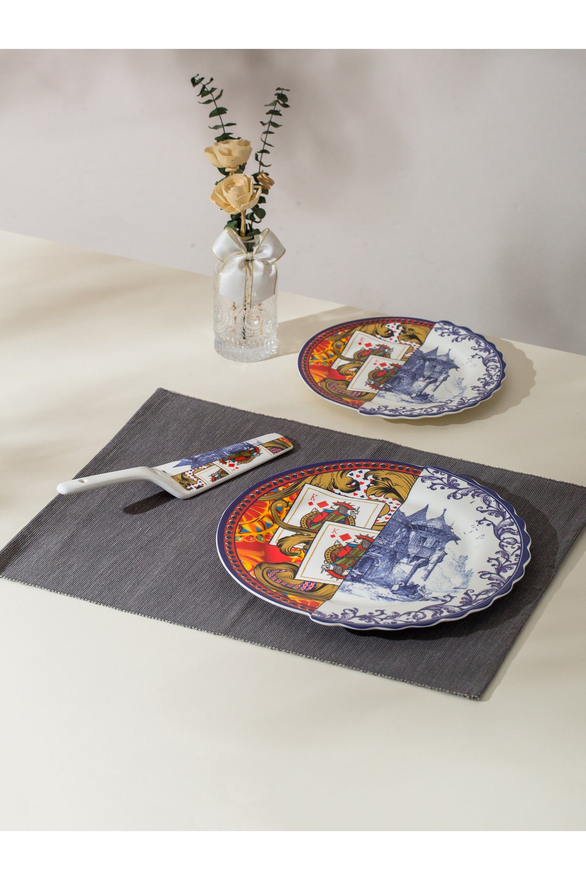 Set tort Royal – 6 farfurii desert și farfurie mare porțelan, design baroc eclectic