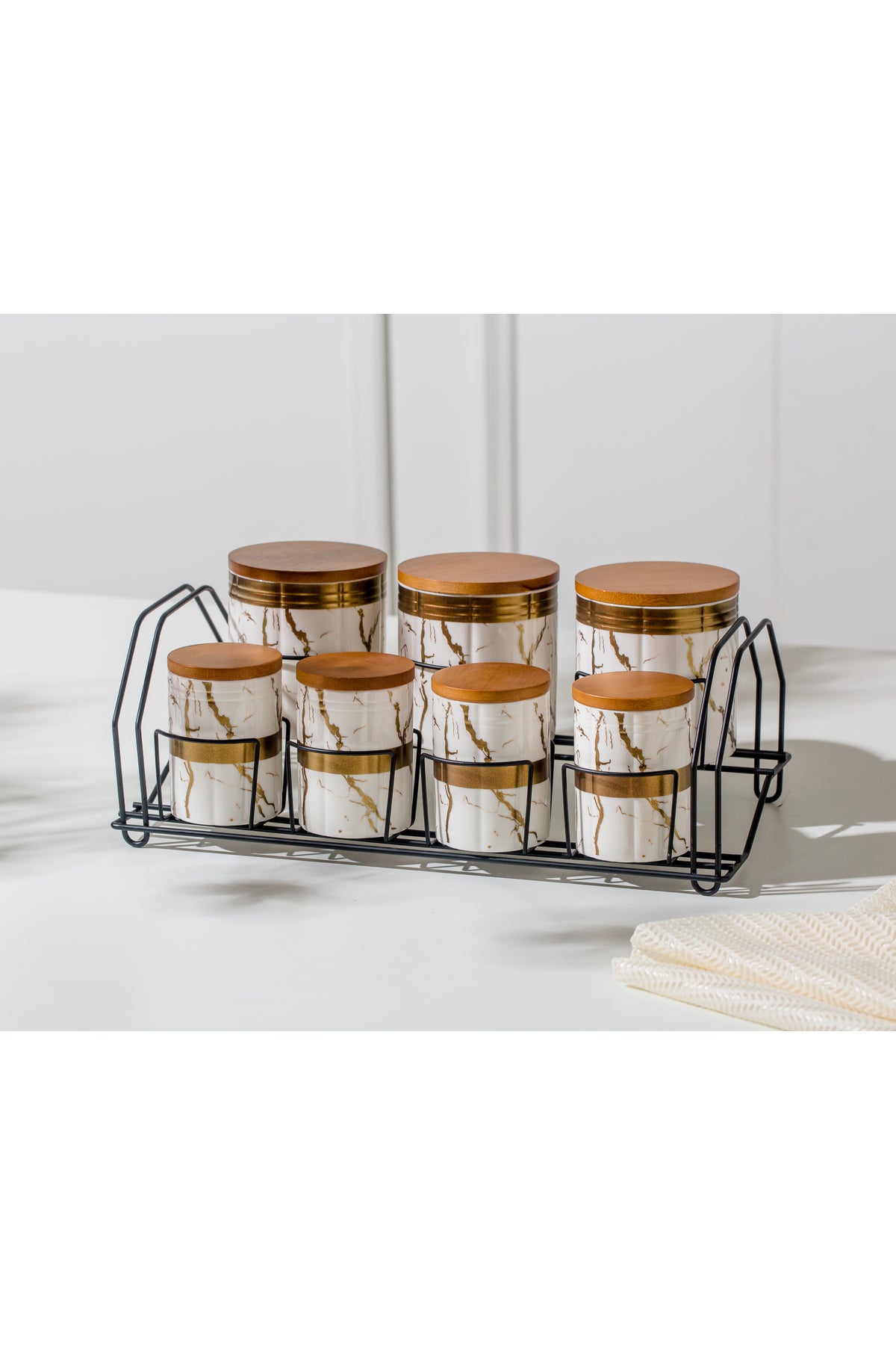 Set 7 recipiente depozitare din porțelan cu capace din lemn și suport metalic - Marble Collection